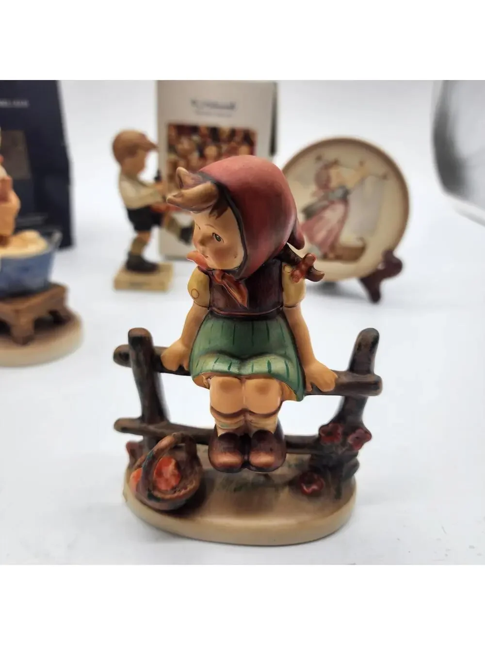 Goebel Hummel Girl on Fence Figurine TMK6 #112/1 Germany Mint Condition